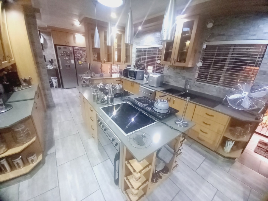 5 Bedroom Property for Sale in Vaalpark Free State